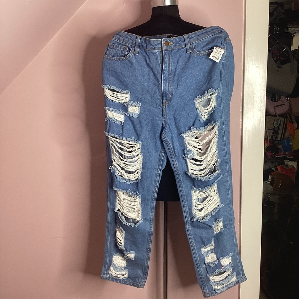 AKIRA Blue Distressed Ankle Cropped Jeans